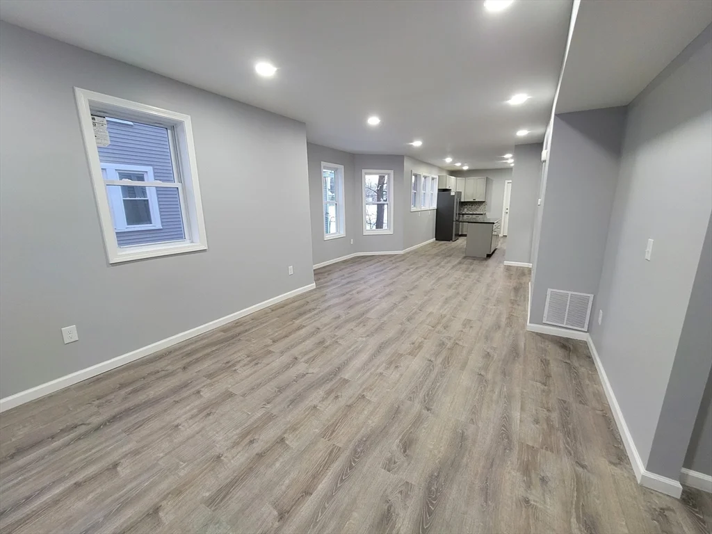 166 Northampton Ave, Springfield