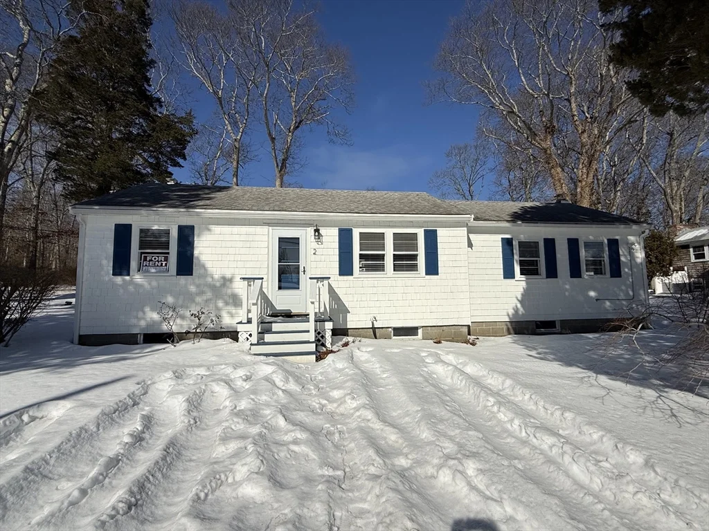 2 Cochituate Rd, Priscilla Beach