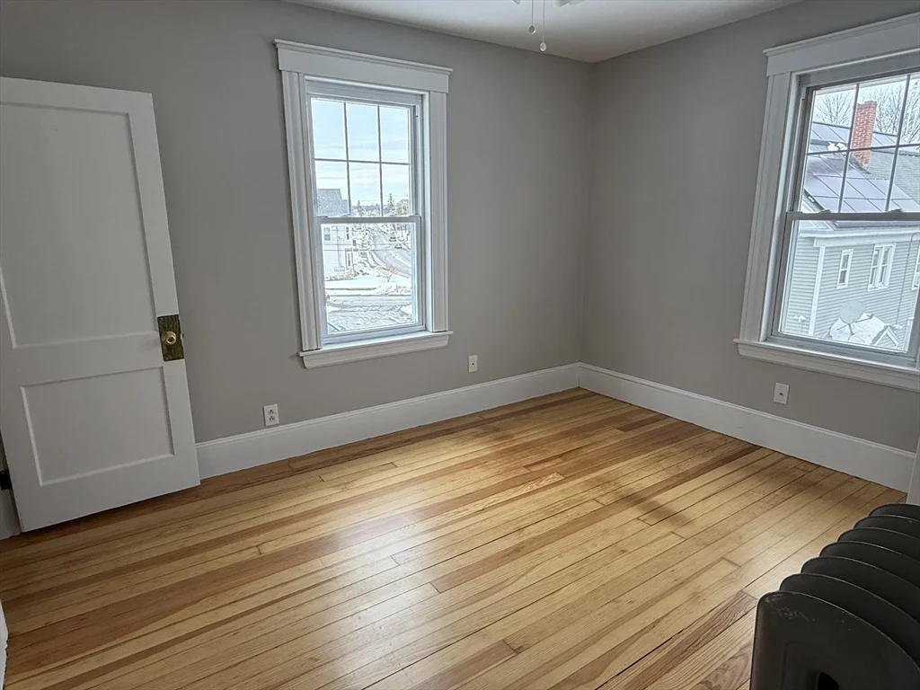 153 Oakland Ave, Methuen