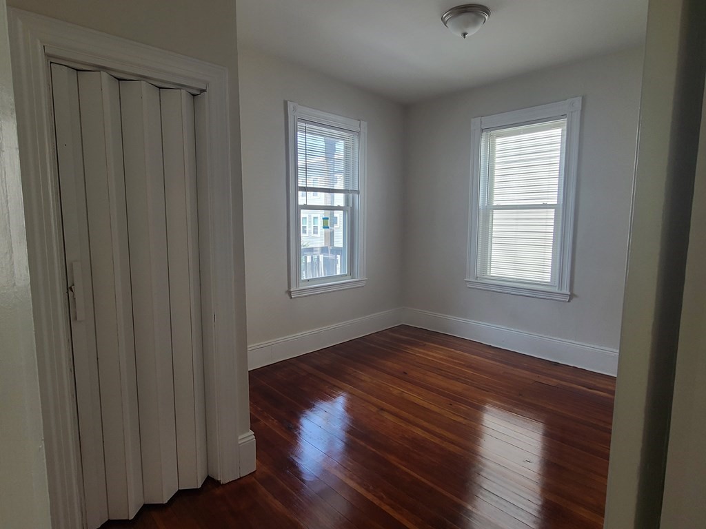 537 Beach St, Revere