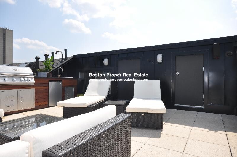 658 Massachusetts Ave, South End