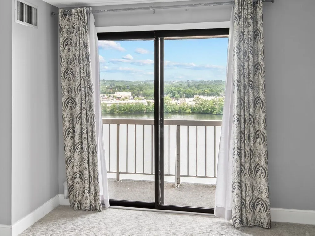 65 Lake Ave, Worcester