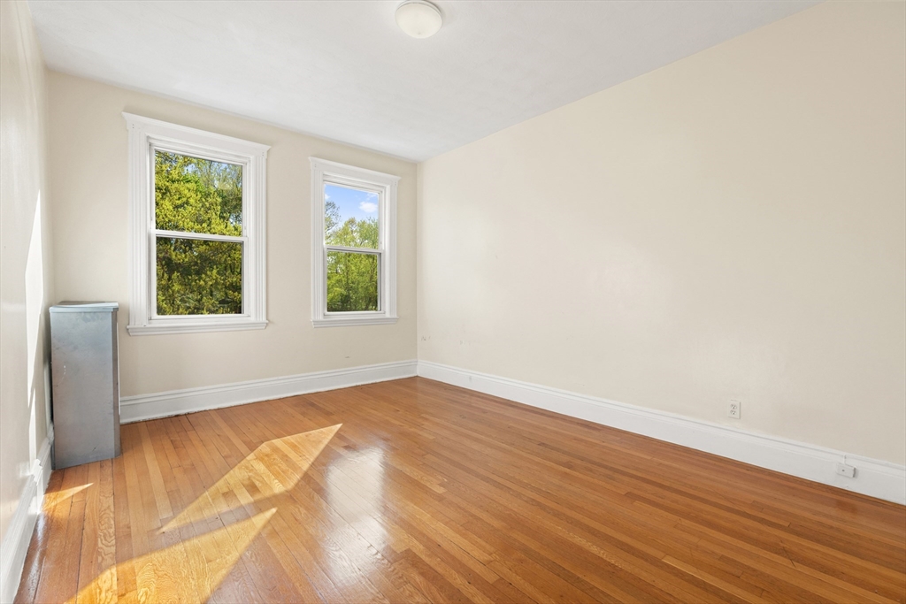 86 Winthrop St, Roxbury