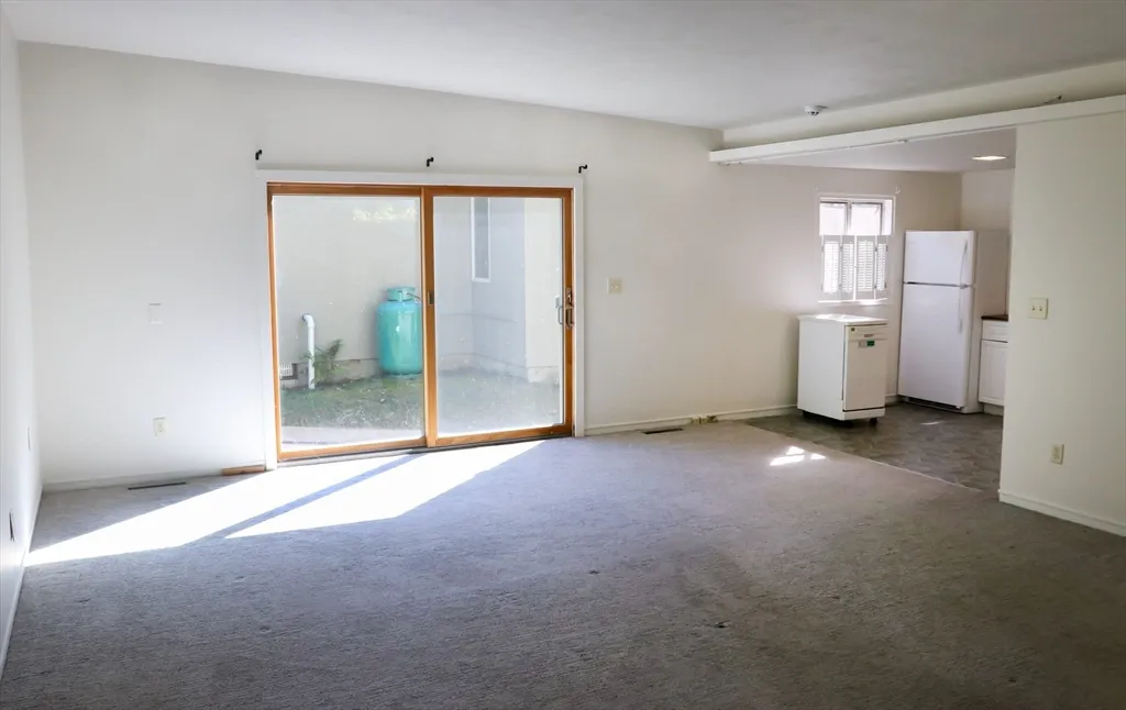 583 Gay St, Westwood