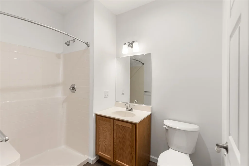 50 R Maplewood Ave, Gloucester