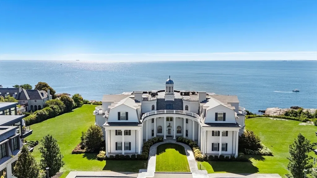 35 Littles Point Rd, Swampscott