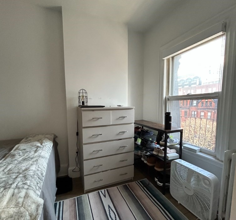 225 Newbury St, Back Bay