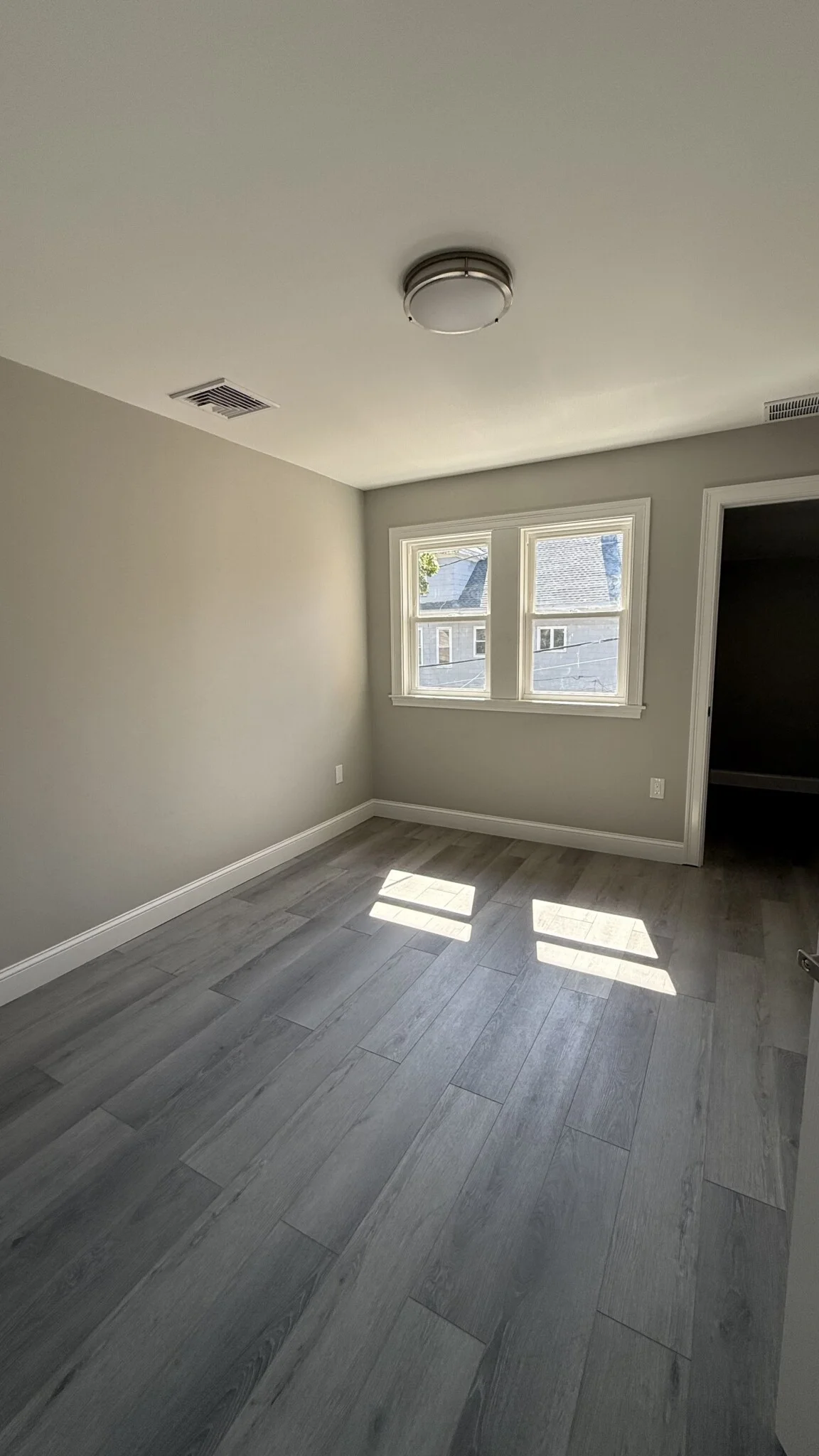 5 Harris Rd, Medford