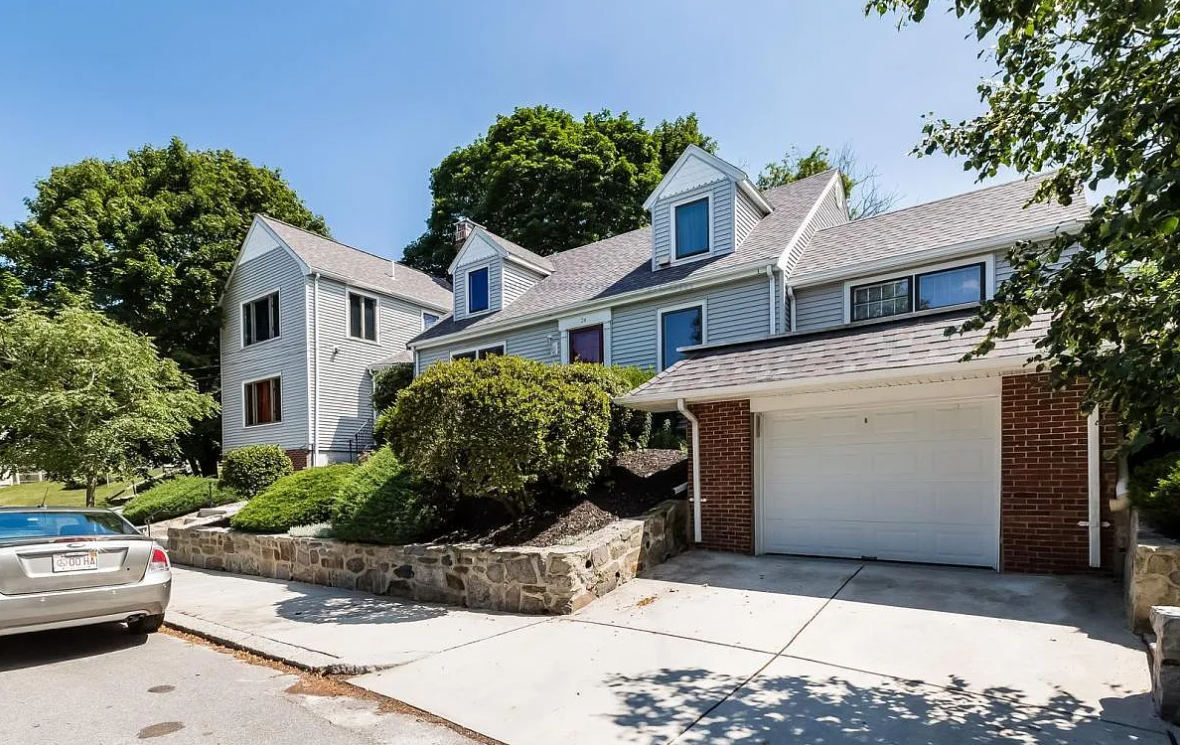 24 Bellamy St, Brighton