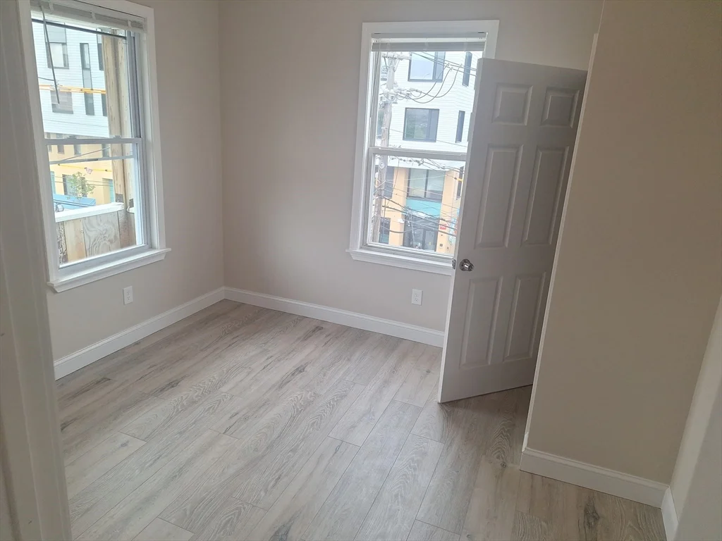 241 Walnut St, Chelsea