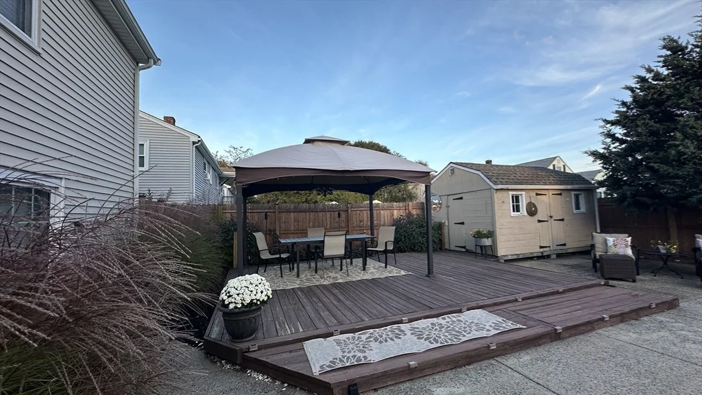 34 Brookline Ave, Hull