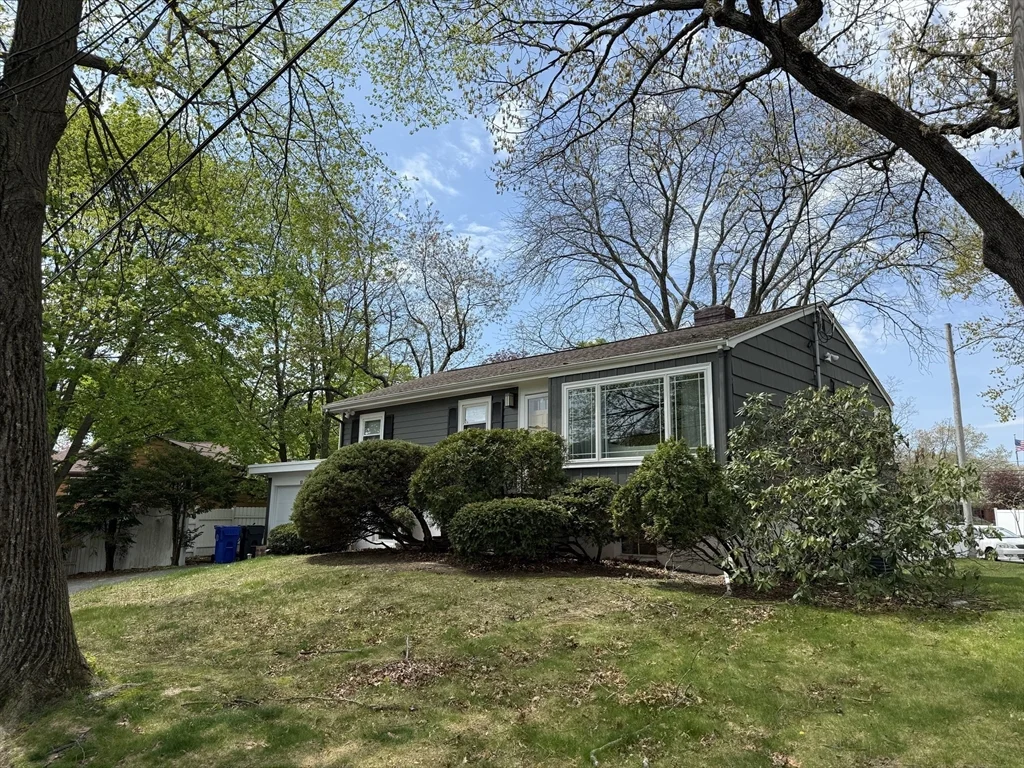 53 Dickson Ave, Arlington