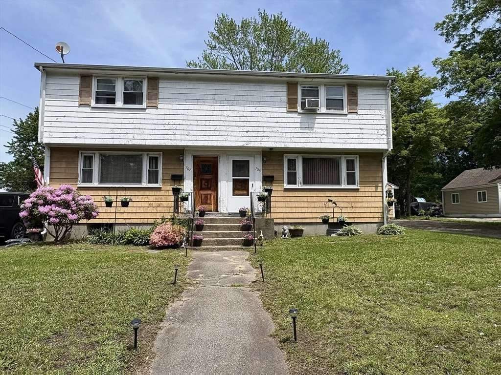 707 North Main St, Randolph