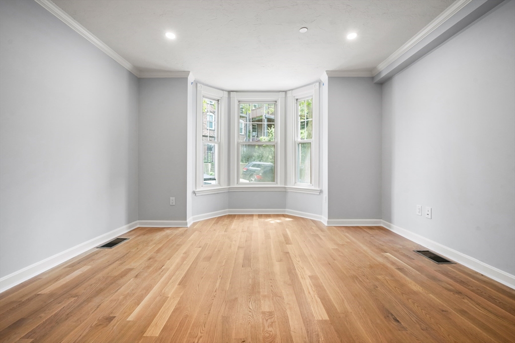 71 Old Harbor St, South Boston