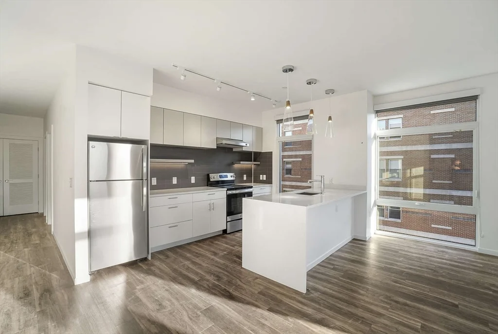 839 Beacon St, Fenway