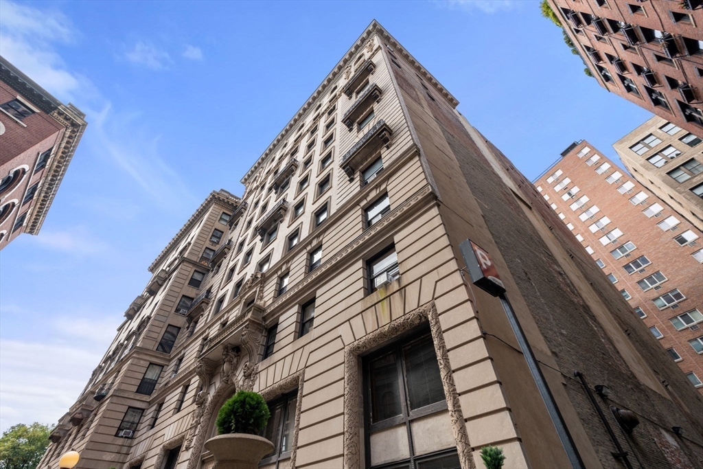 21 Beacon St, Downtown