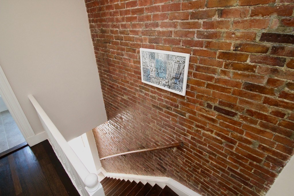 20 Tennyson St, Magoun Square