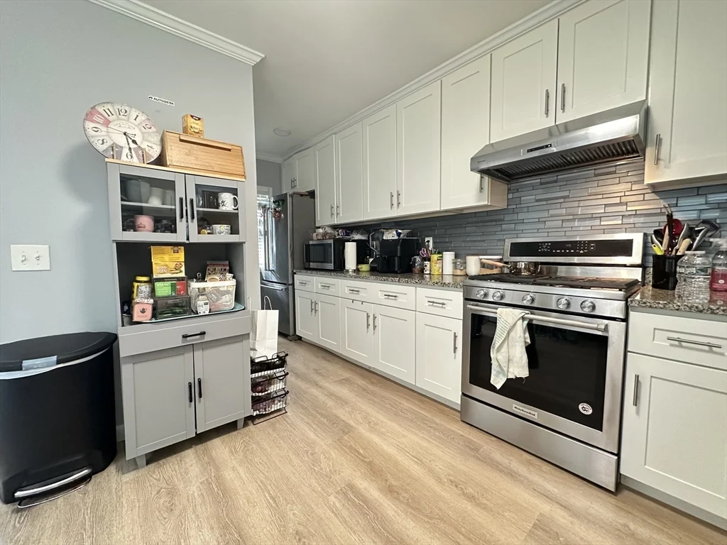 1 Vincent, Belmont