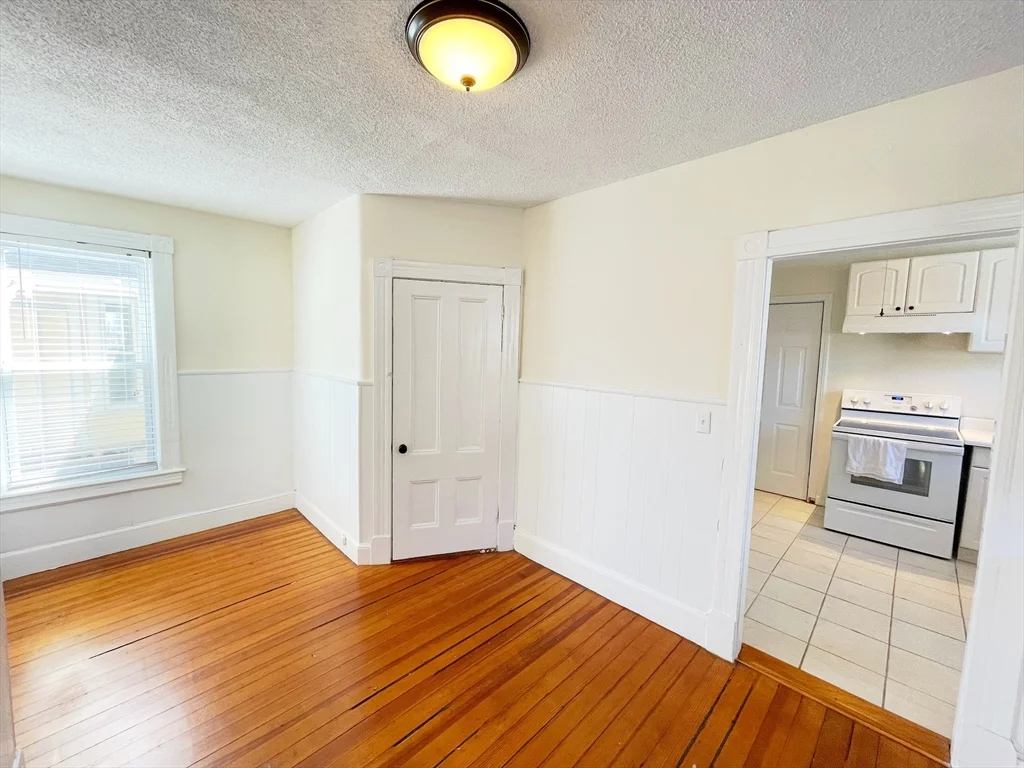 51 Jenness St, Lowell