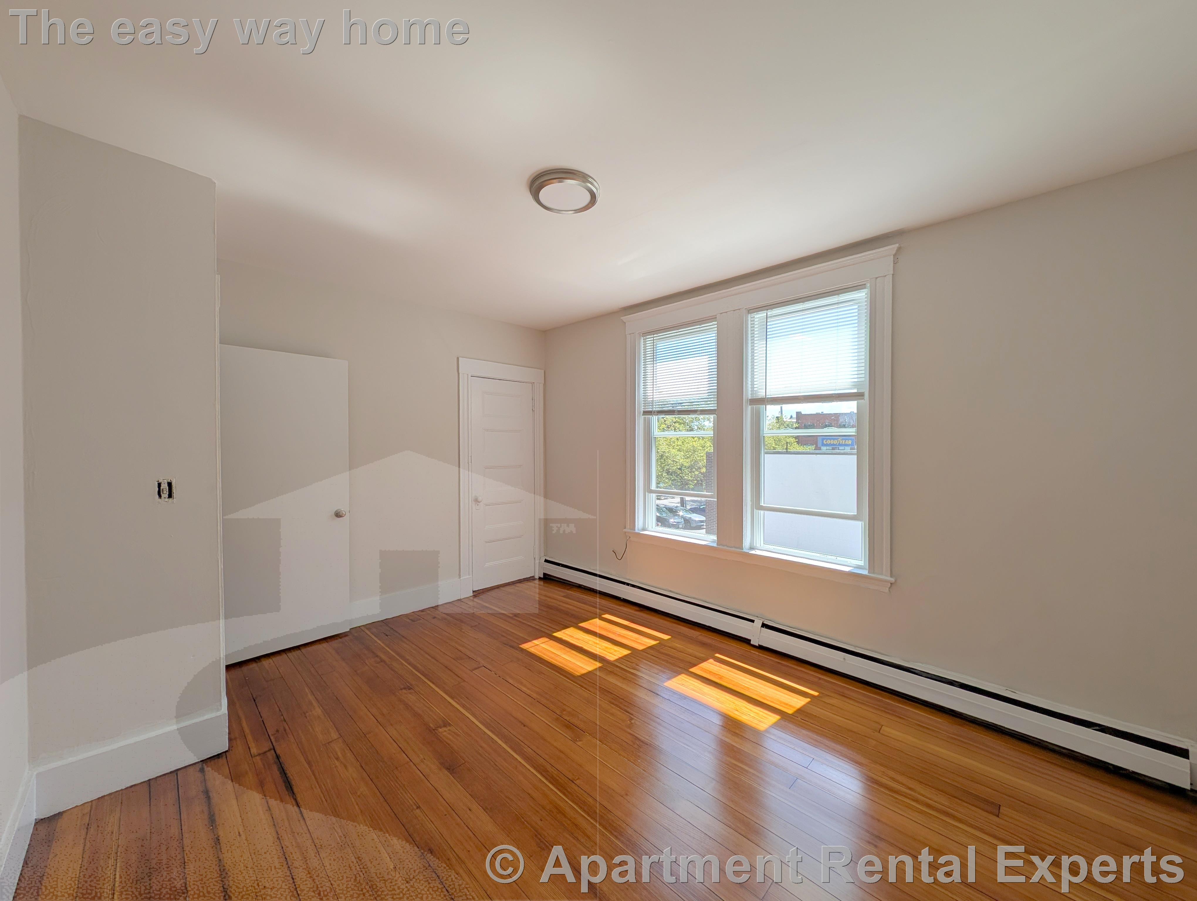 16R Warren Ave, Union Square