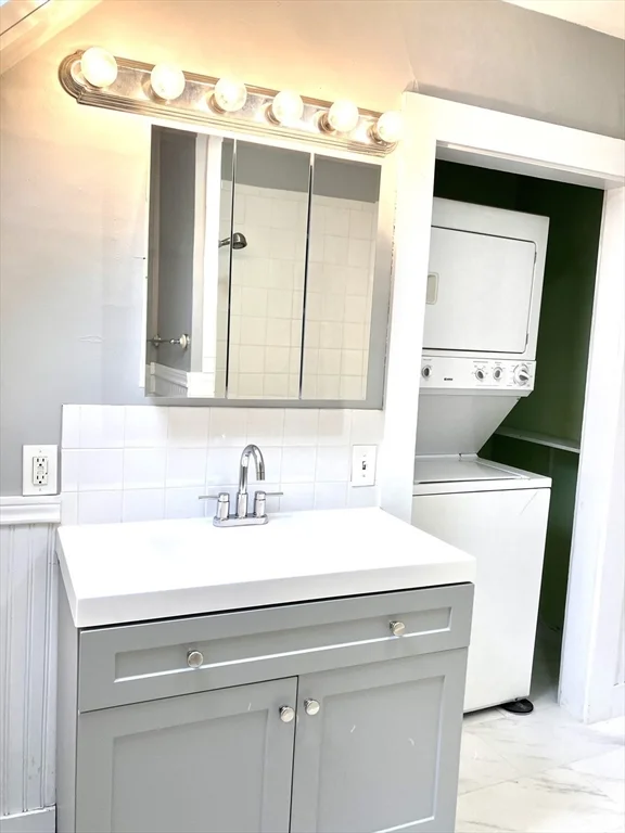 65 Kirtland, Lynn
