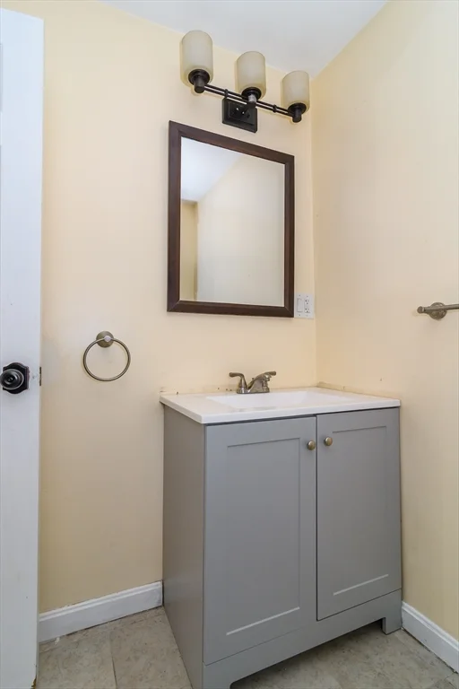 10 Spring Valley Rd, Natick