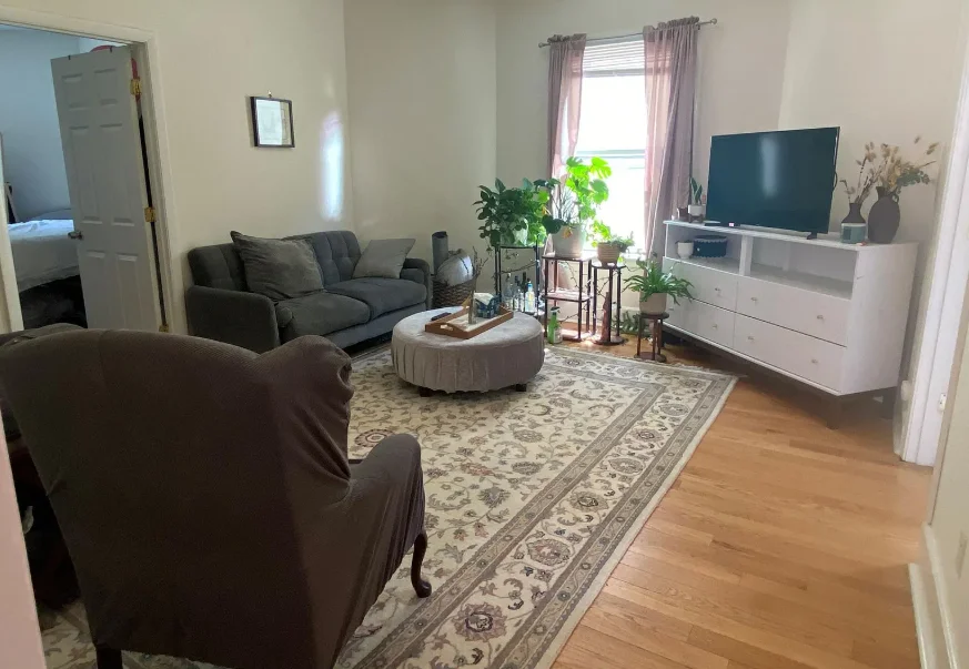 128 Cedar St, Powder House Square