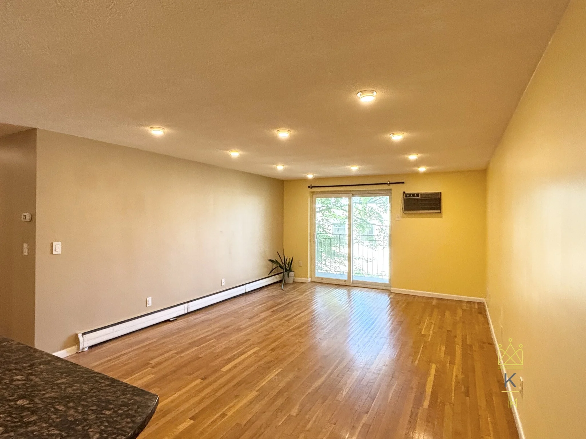 50 Green St, North Brookline