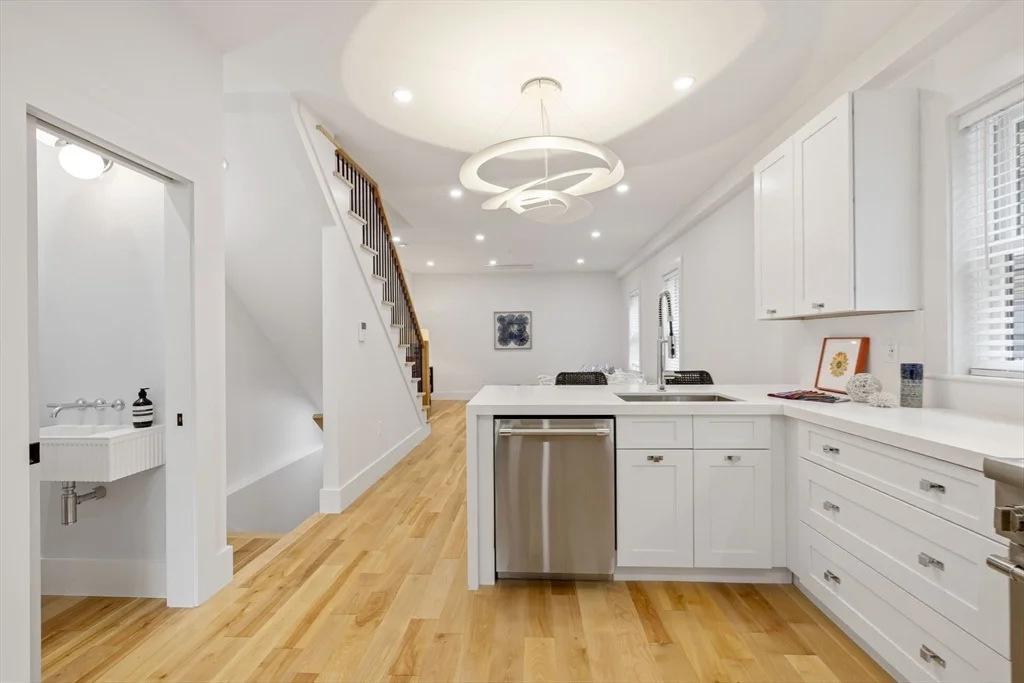 133 Spring St, East Cambridge