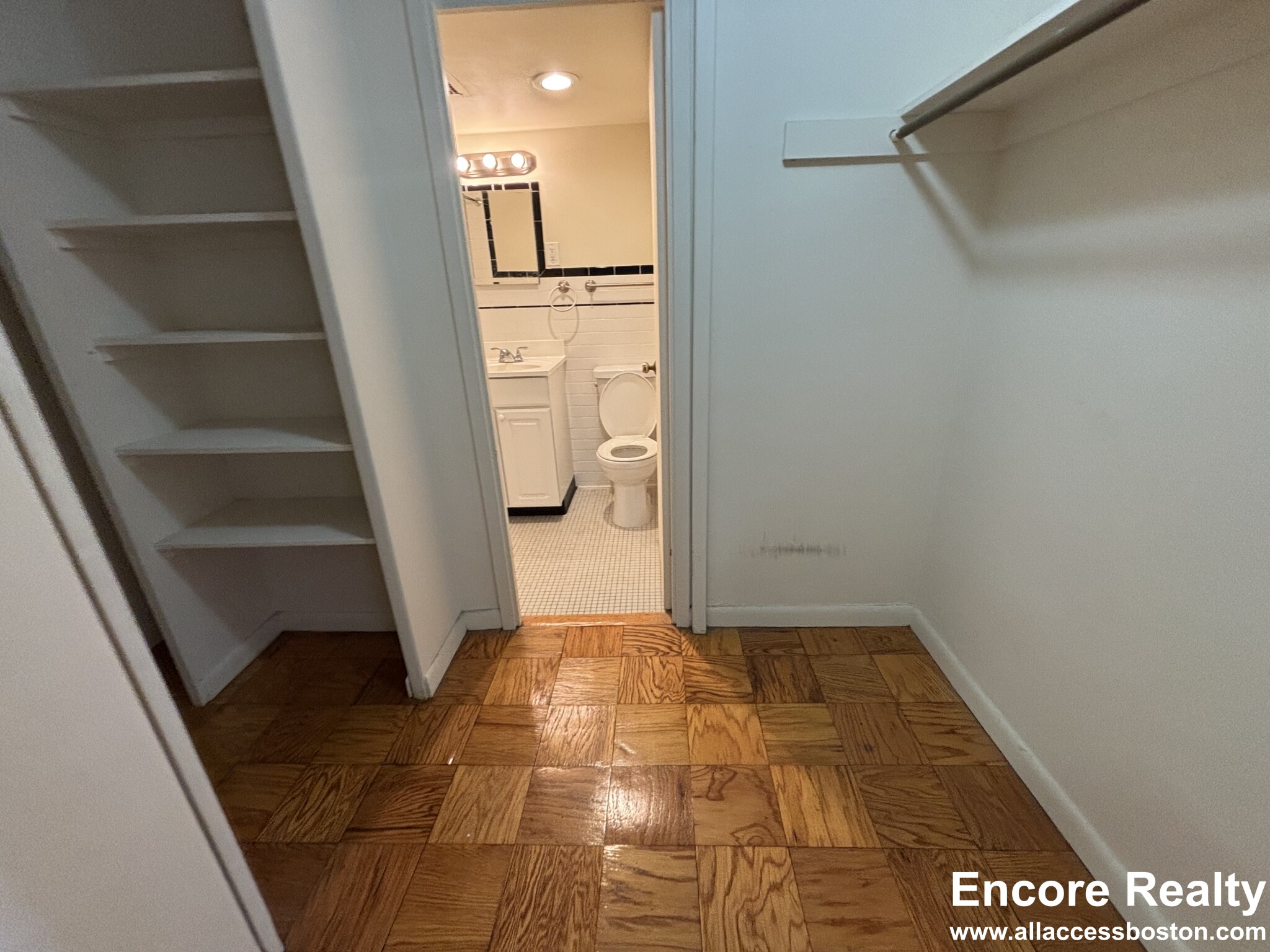 101 Monmouth St, Longwood