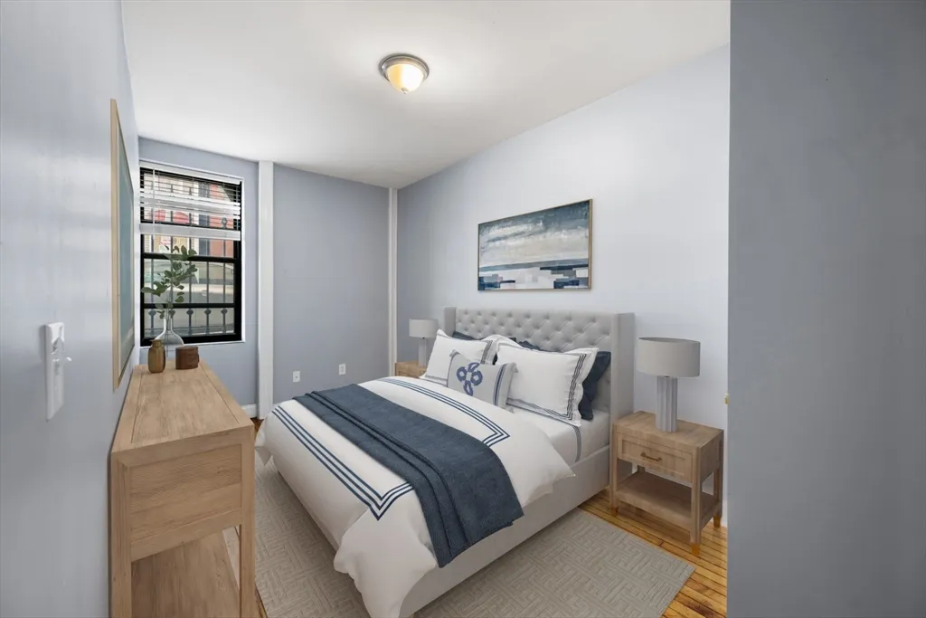 330 1/2 E St, South Boston