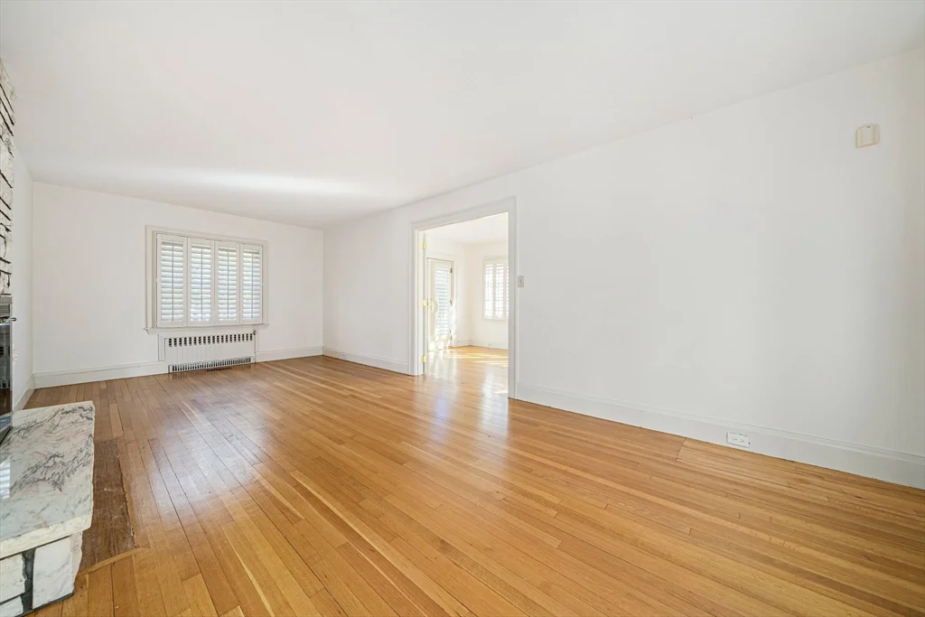 93 Lincoln Rd, Lawrence Estates
