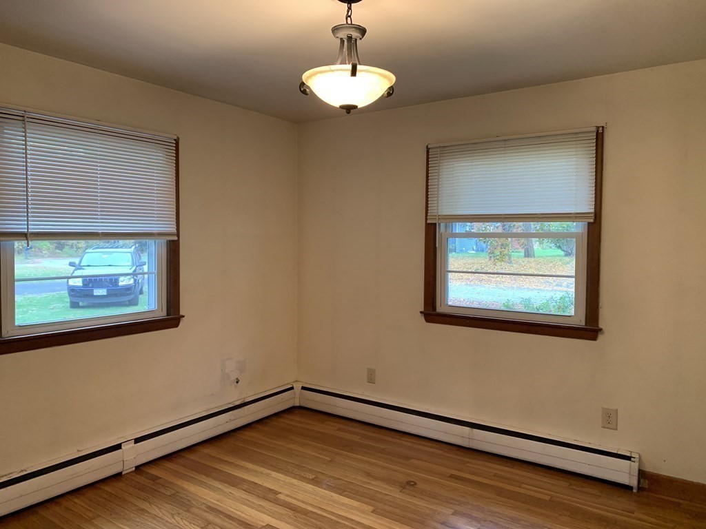 8 Tower Ter, Wareham