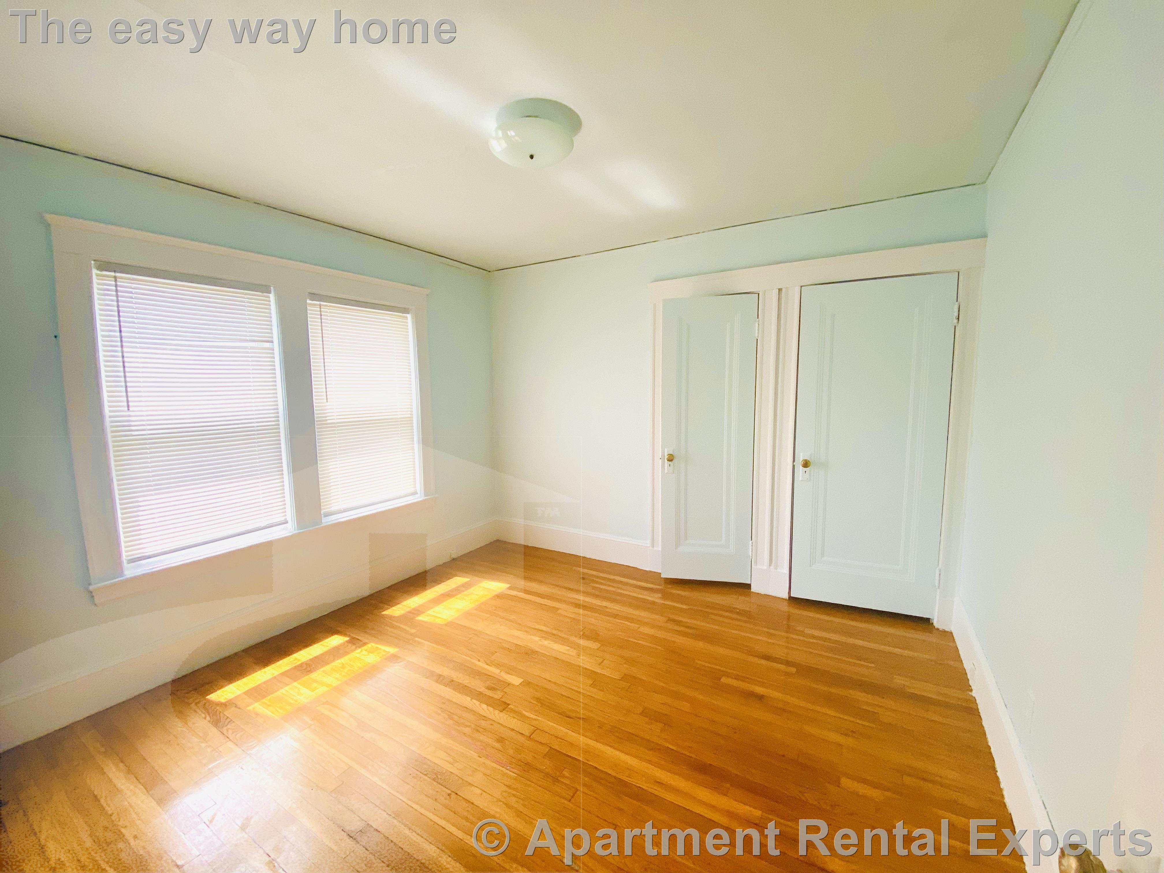 137 Mills St, Malden Center