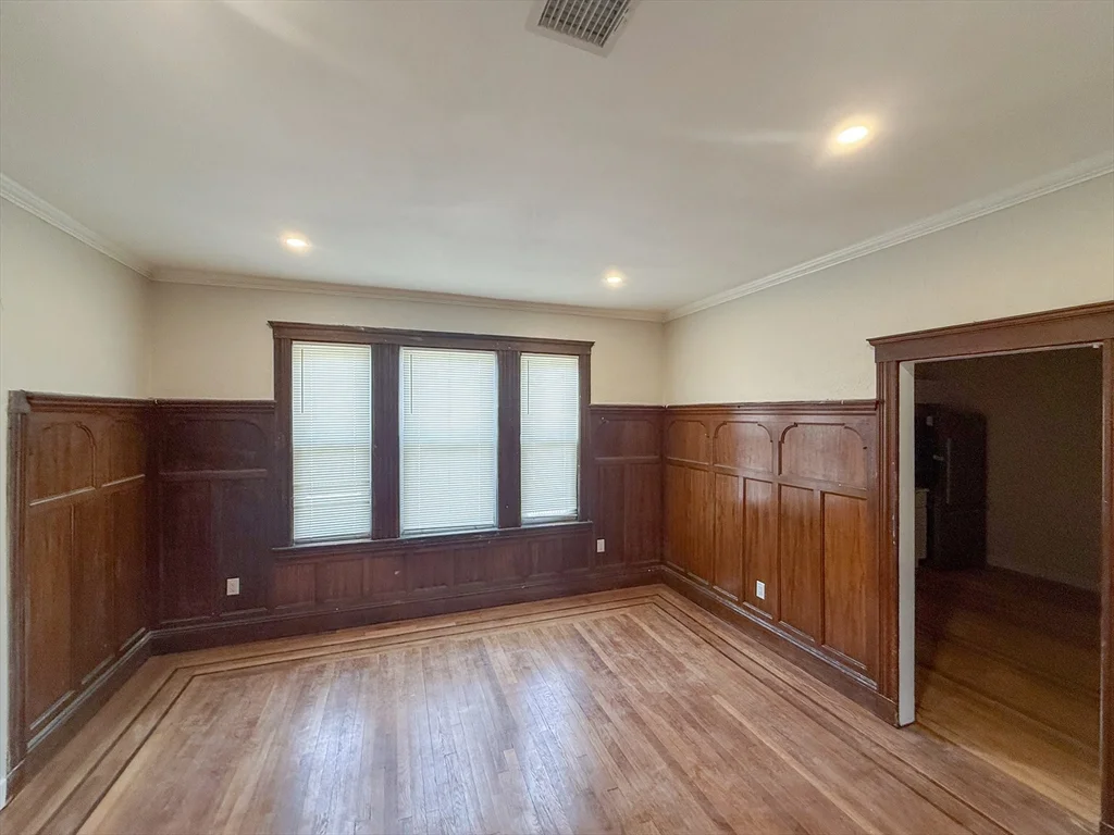 51 Pasadena, Dorchester