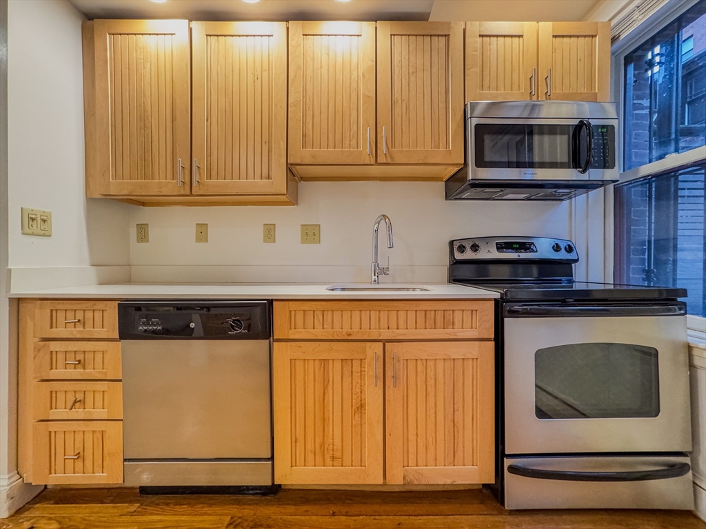 195 Commonwealth Ave, Back Bay