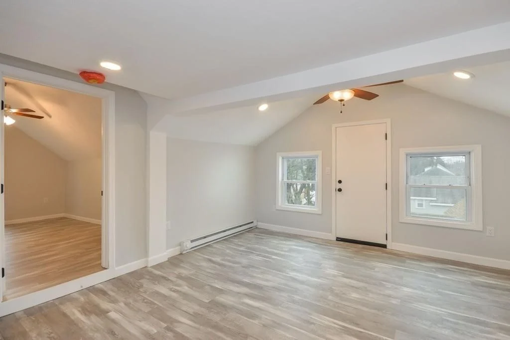 9 Cottage Ct, Middleboro