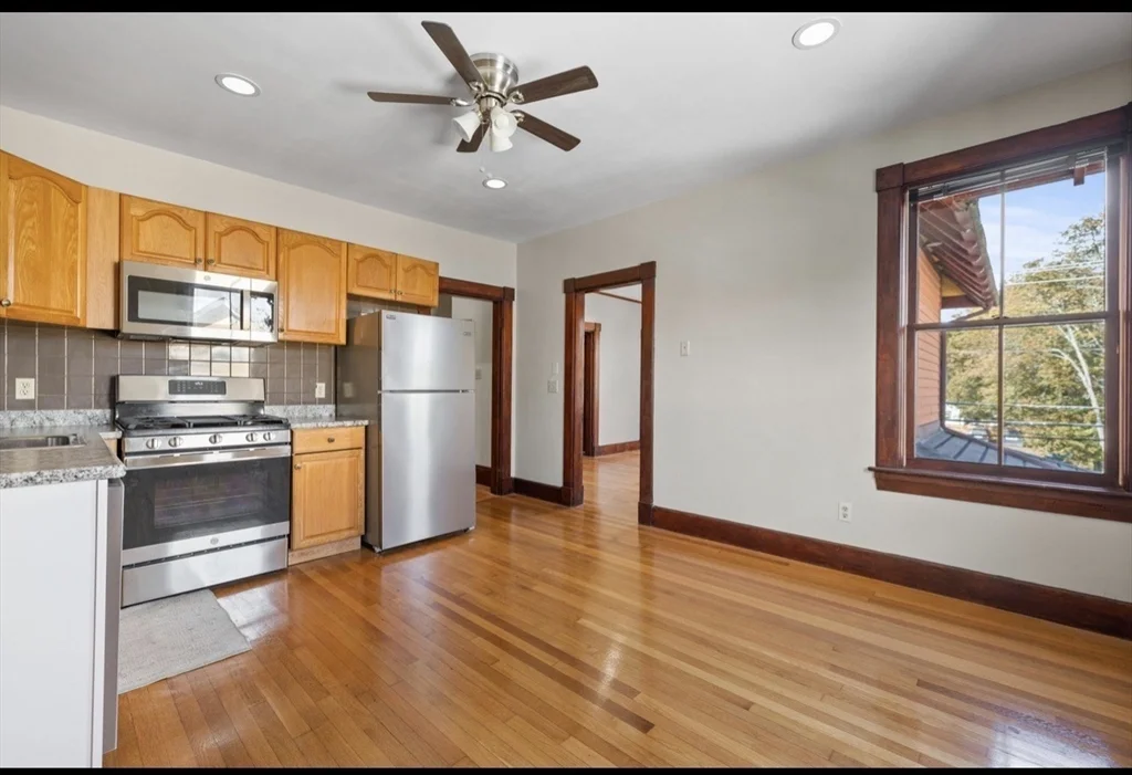 118 Elm St, Marlborough