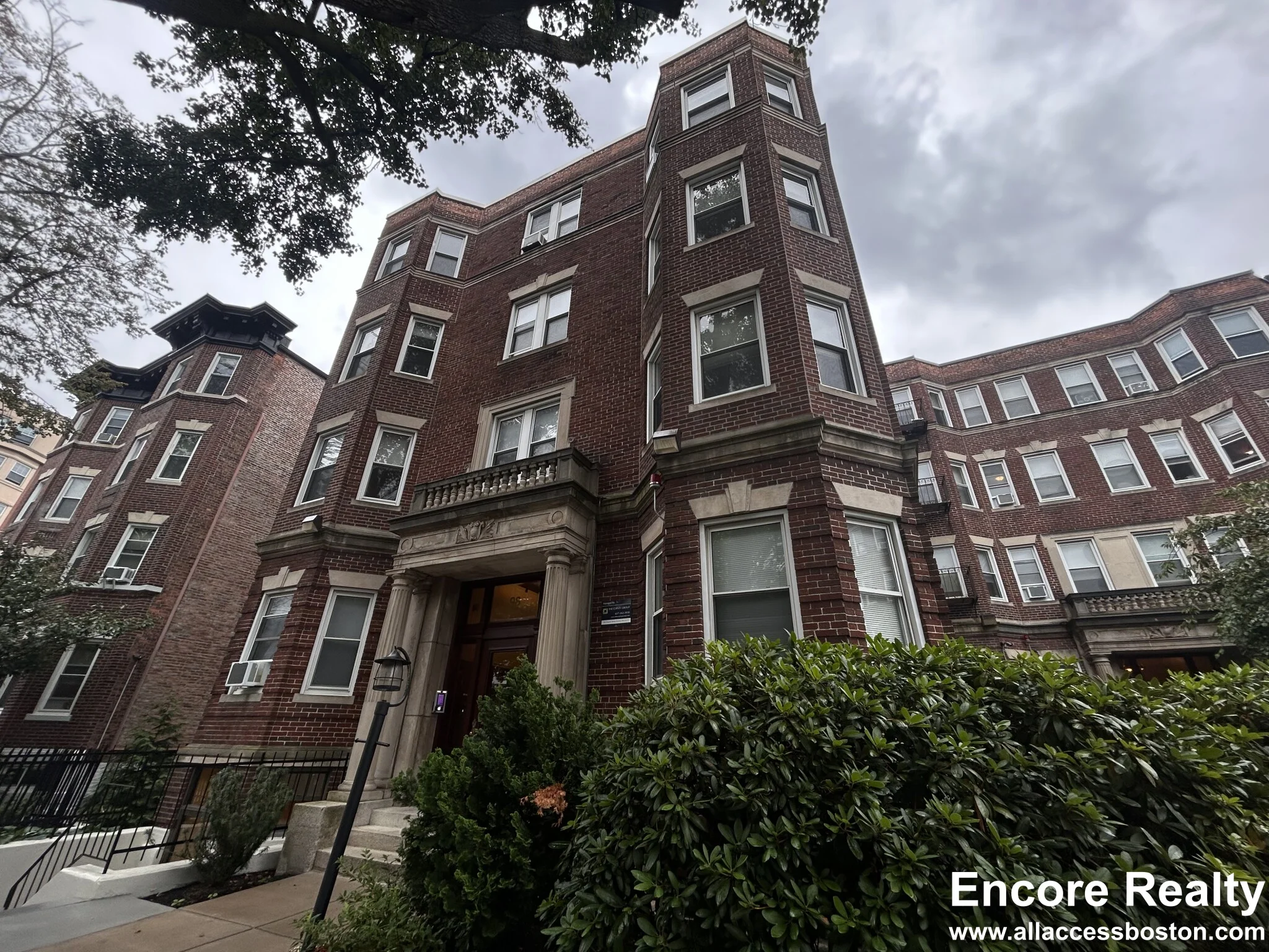 98 Queensberry St, Fenway