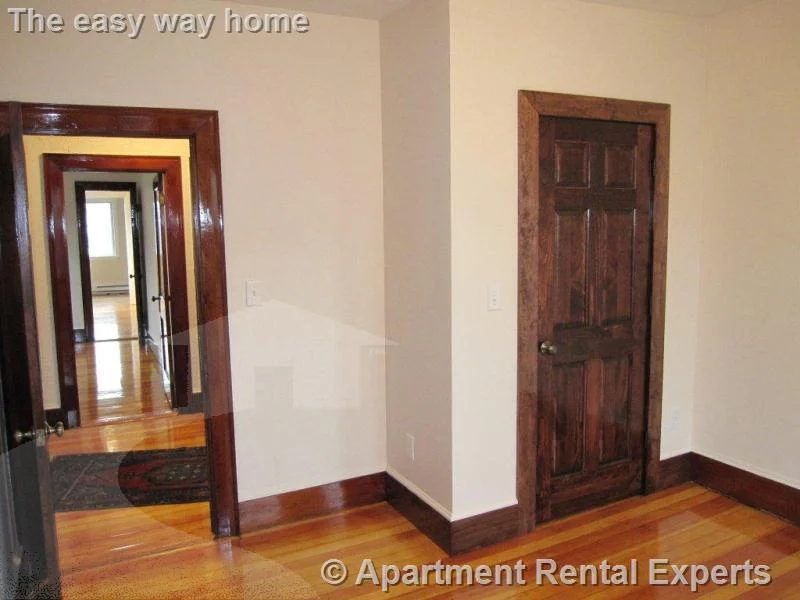 14 Chandler St, Davis Square