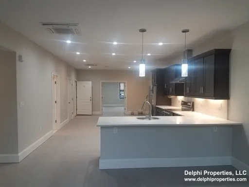 554 Massachusetts Ave, South End