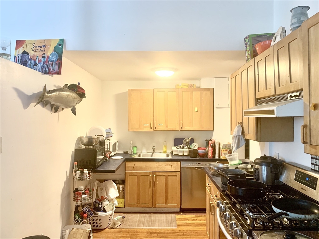 23 Monmouth St, Spring Hill