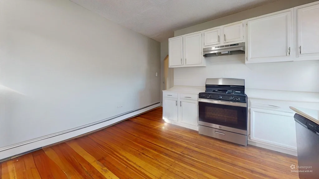 280 Mcgrath Highway, East Somerville