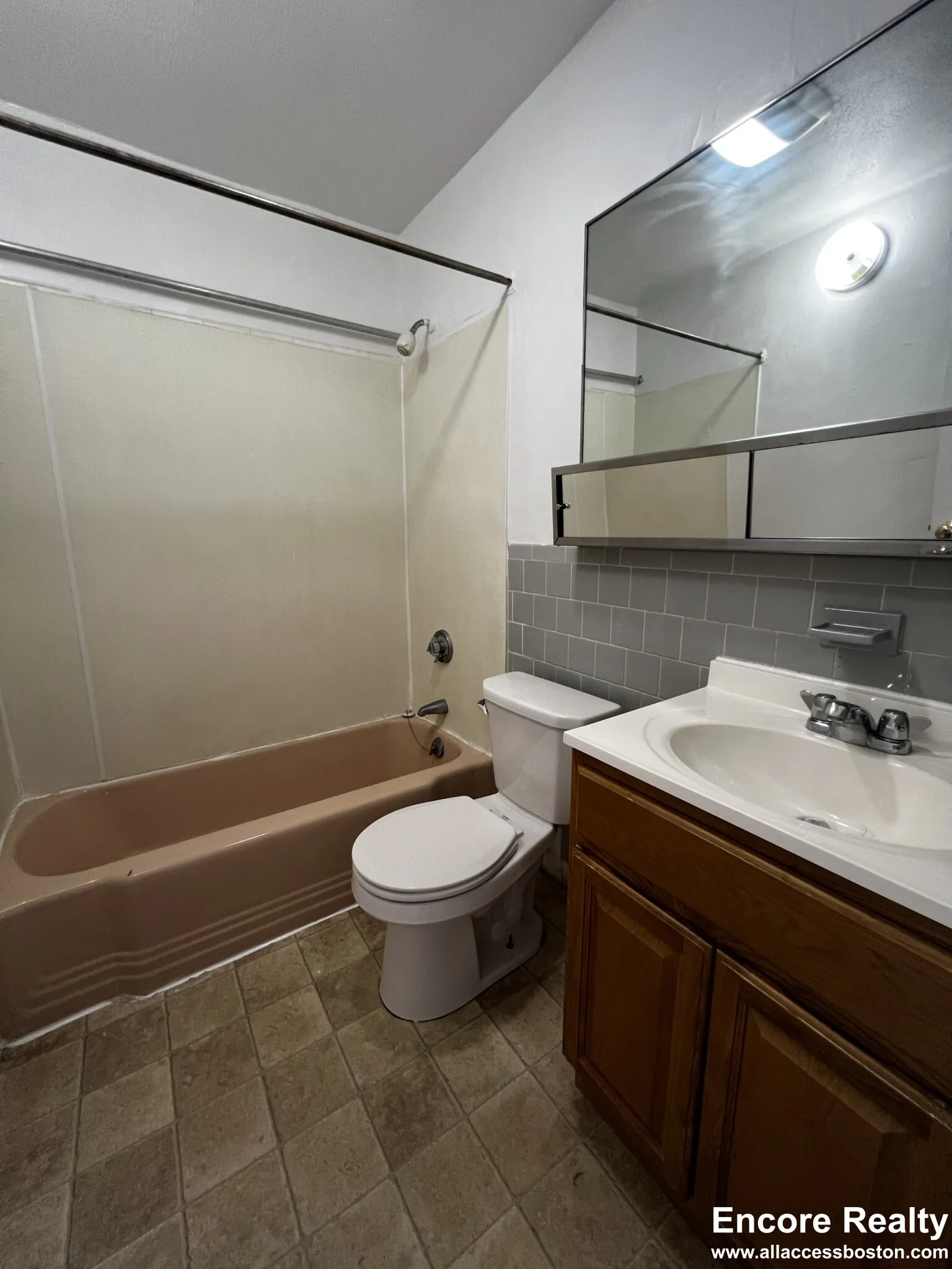 33 Lancaster Ter, Corey Hill