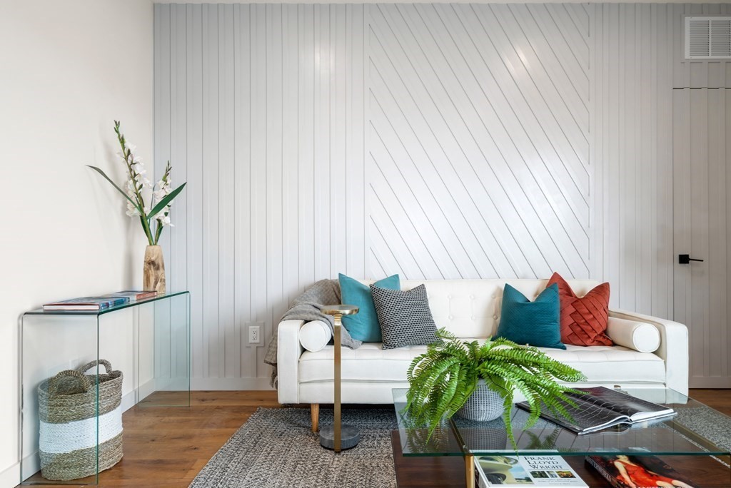 211 Condor St, East Boston