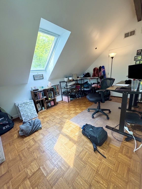 125 Governor Winthrop, Ten Hills