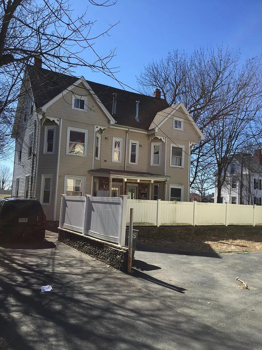 17 Stratton Ter, Banks Square