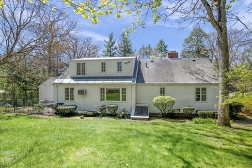 379 Newton St, Chestnut Hill