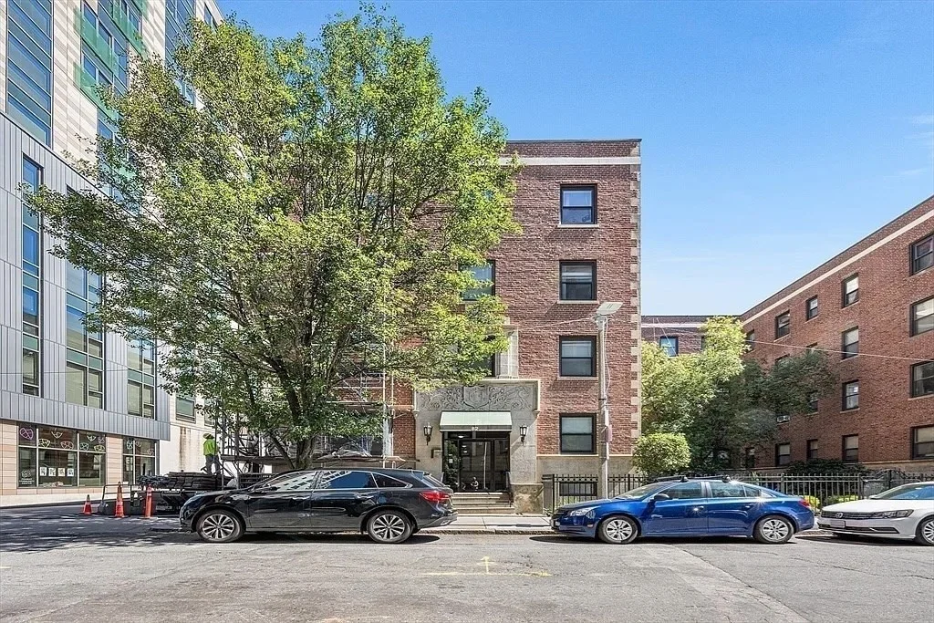 82 Jersey St, Fenway