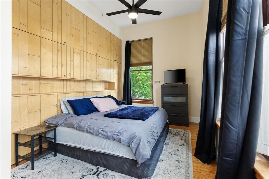 87 Brookside Ave, Jamaica Plain